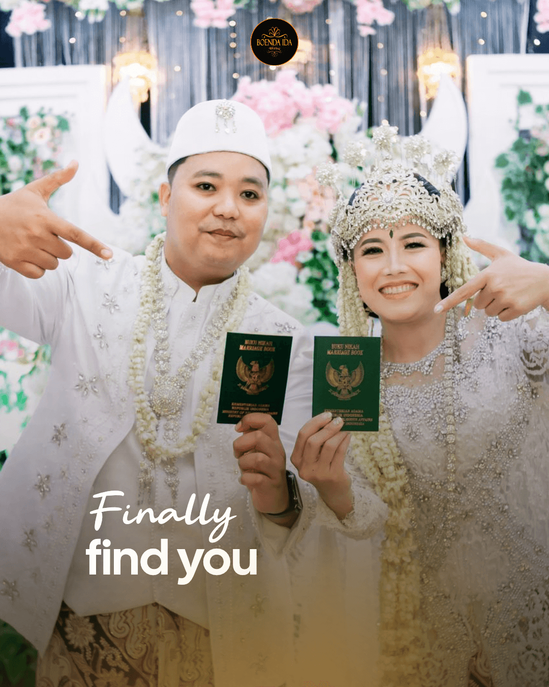 Momen bahagia pasangan pernikahan Boenda Ida